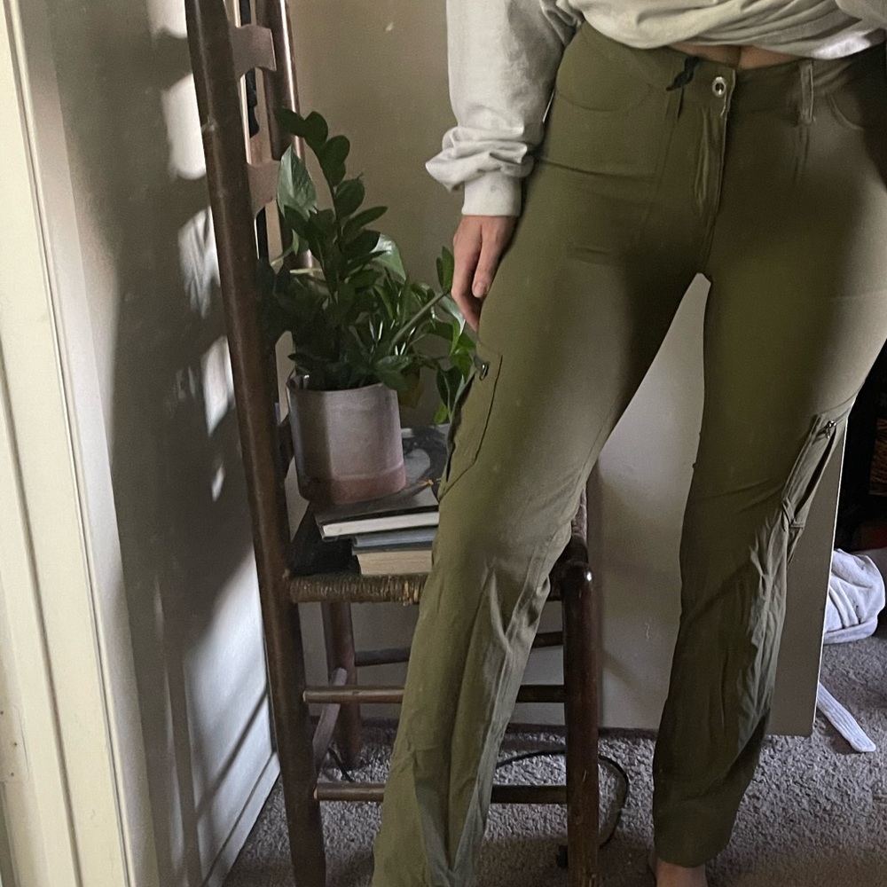 Women’s Patagonia Tribune Green Hiking Pants - Picture 4 of 12